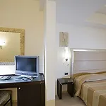 Отель Fh55 Grand Mediterraneo